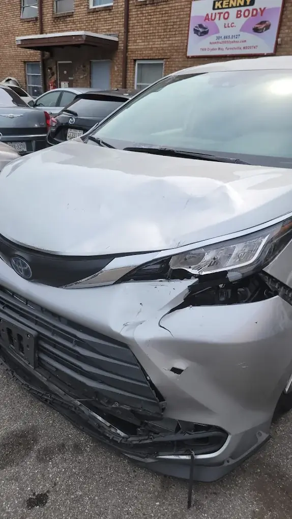 Toyota Sienna before collision repair